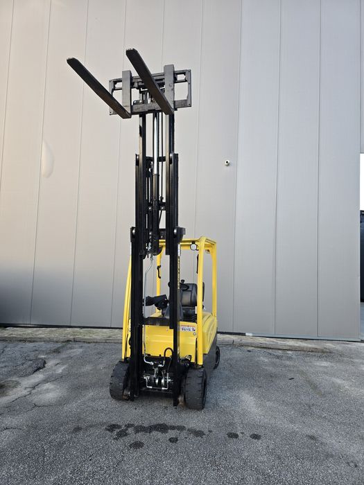 Empilhador HYSTER J1.8XN Triplex