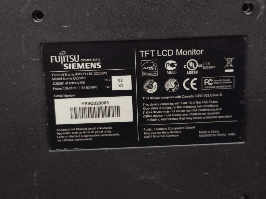 Monitor 22" Fujitsu Siemens LSL 3220WS + Bogaty Zestaw Kabli