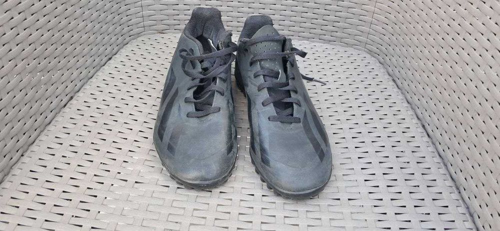 Футбольні бутци, сороконіжки та щитки. За деталями в особисті.