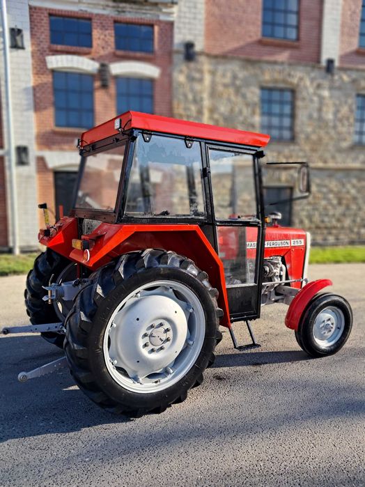Massey Ferguson 255