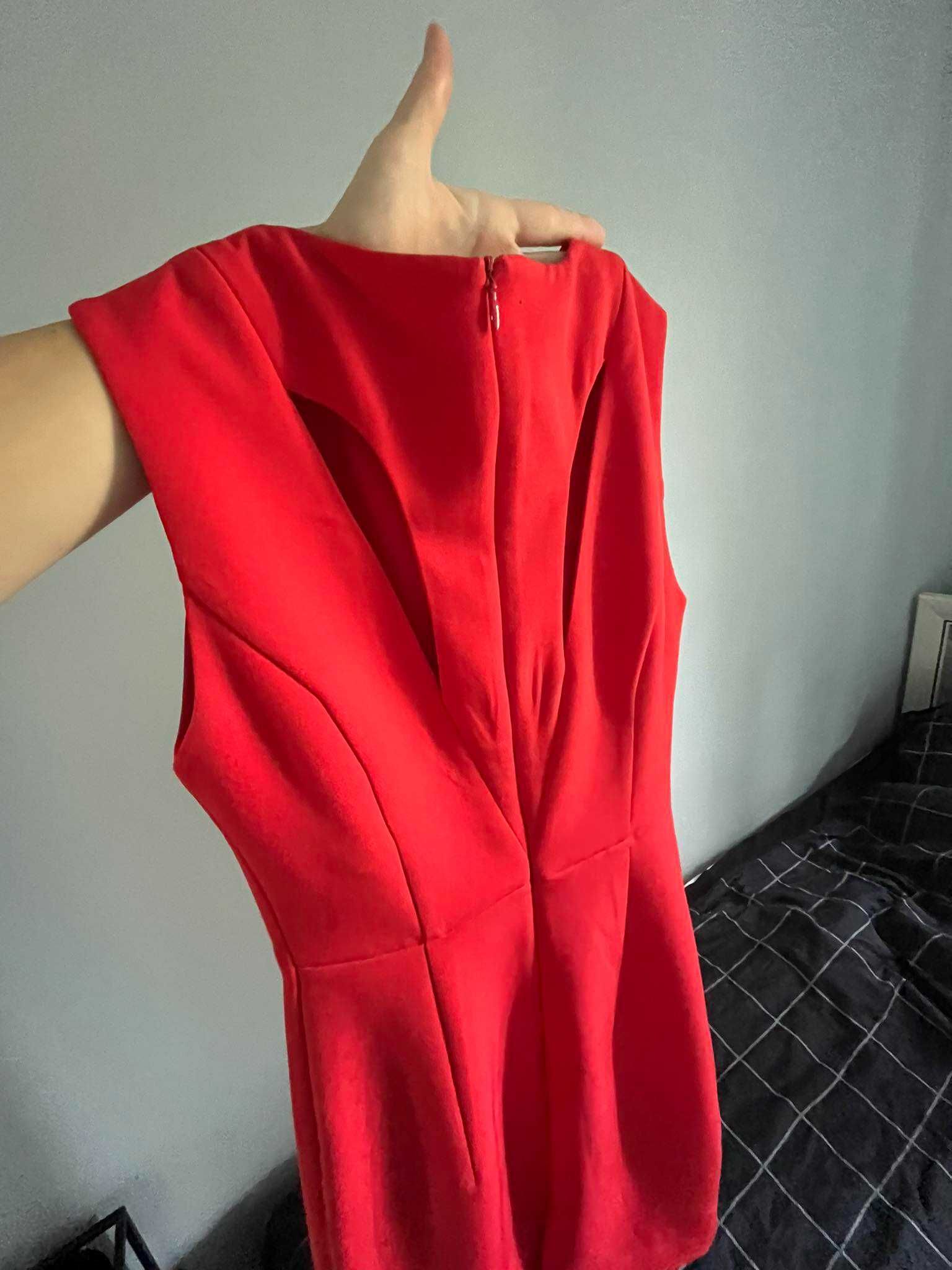 Reserved elegancka czerwona sukienka midi dopasowana XS