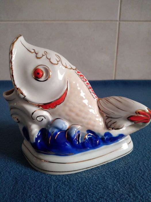 Porcelanowa figurka/popielnica ryba, Korosteń, czasy PRL-u