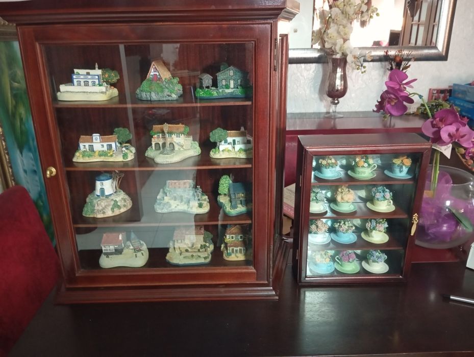 Coleção de casas de Portugal e de chavenas de 12 meses