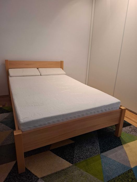 Łóżko dwuosobowe z materacem - jak nowe, wygodne, tanio sprzedam!