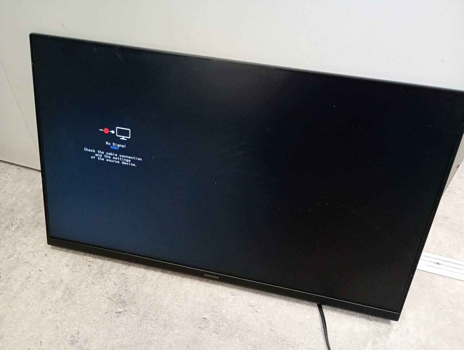 Monitor Samsung 24 cale LS24D300GAUXEN super stan!