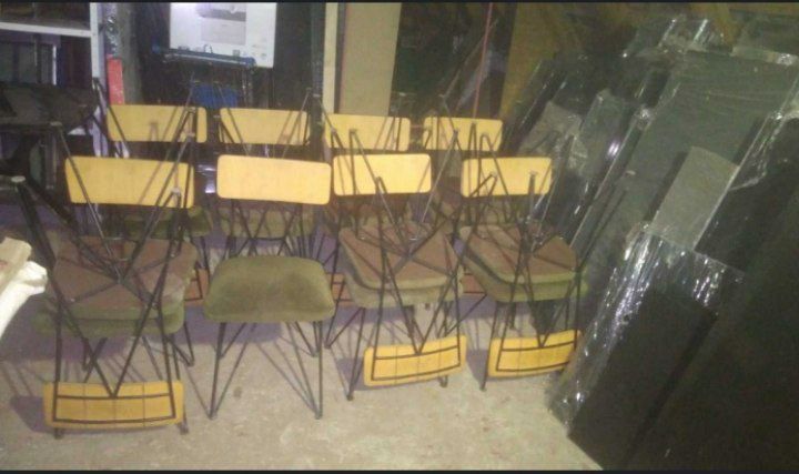 Столи та стільці