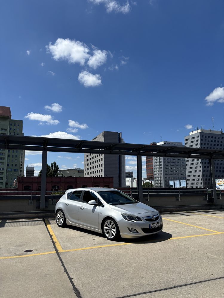 Opel astra J 1,7 cdti OPC line