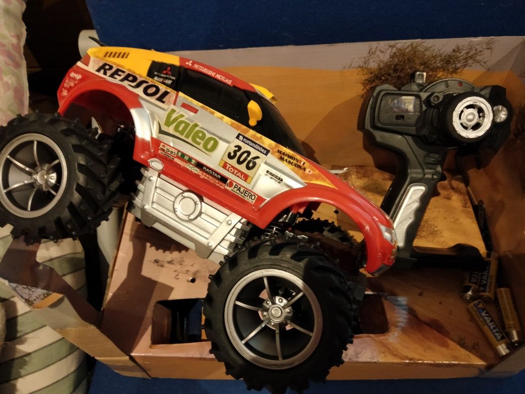 Carro telecomandado RC oficial Mitsubishi