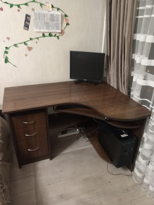 Угловые компьютерные столы
