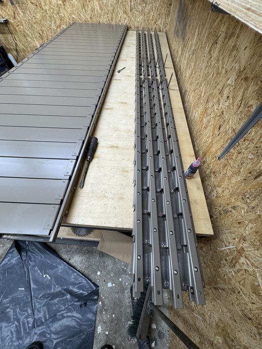 Żaluzje drewniane, stalowy mechanizm, wykonanie pod wymiar.