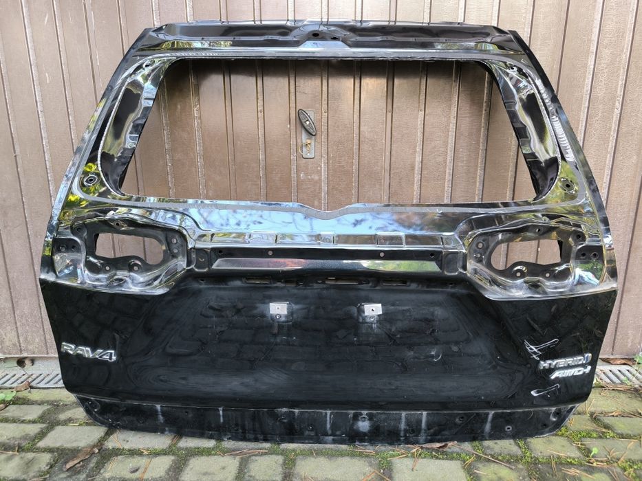 Klapa bagażnika RAV4 2020 hybrid