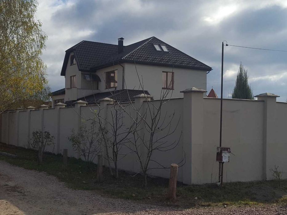 Продам 2 єт. дом 350 кв.м. в г.Вішгороде,микрорайон Дедовица