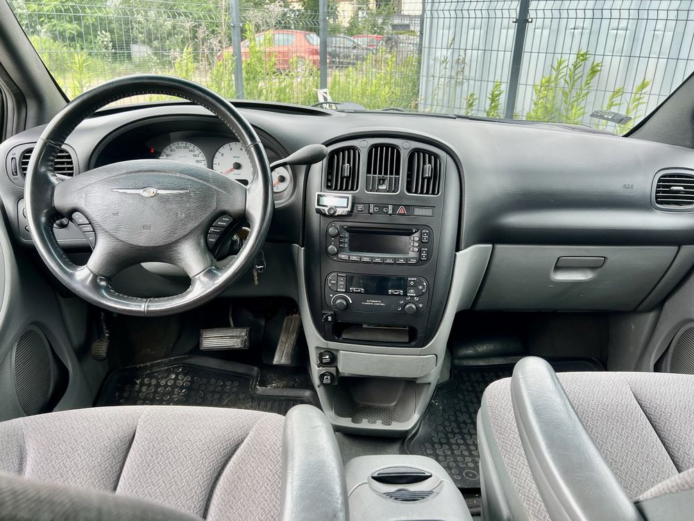 Chrysler Voyager 3.3 * Automat * LPG* Klima * Hak * 2007 * 7-Osob