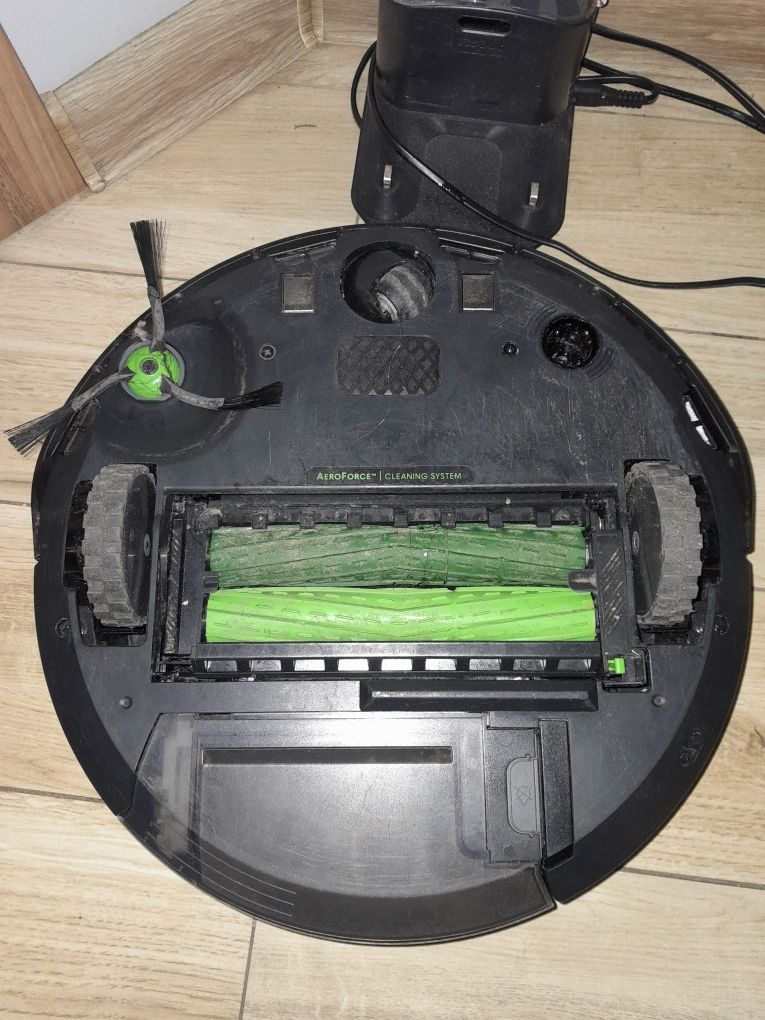Robot sprzątający iRobot Roomba i3 70dB wifi aplikacja