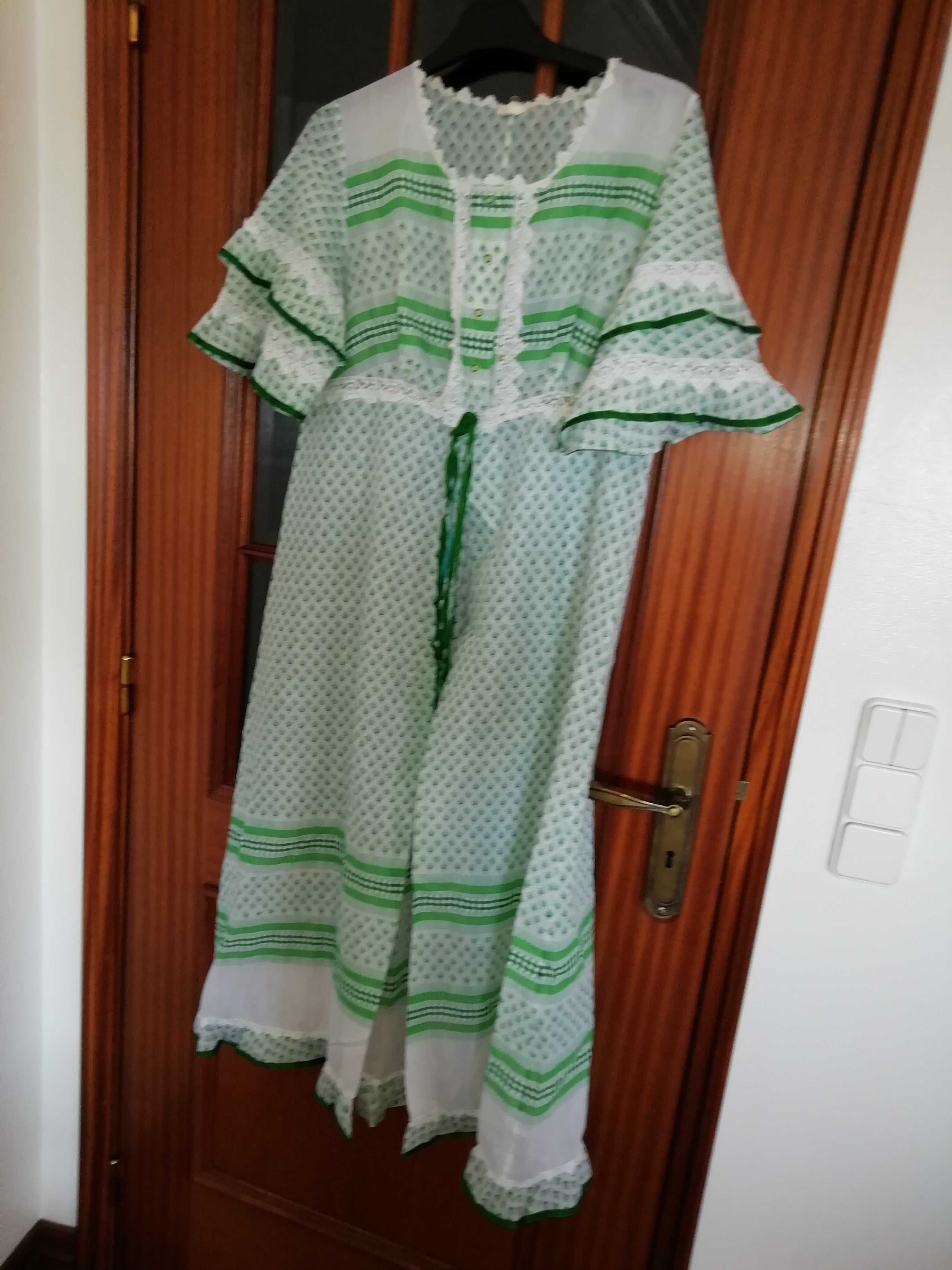 Lindíssimo robe com rendas