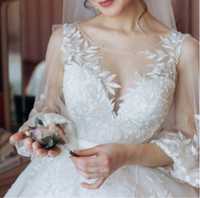 Весільне плаття 2020 року, пишне, колір айворі