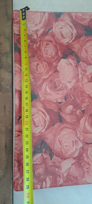 Prato em vidro quadrado decorativo com motivos rosas