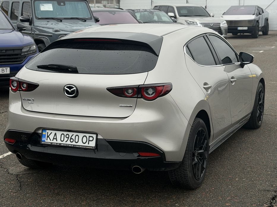 Оренда авто Maxda 3