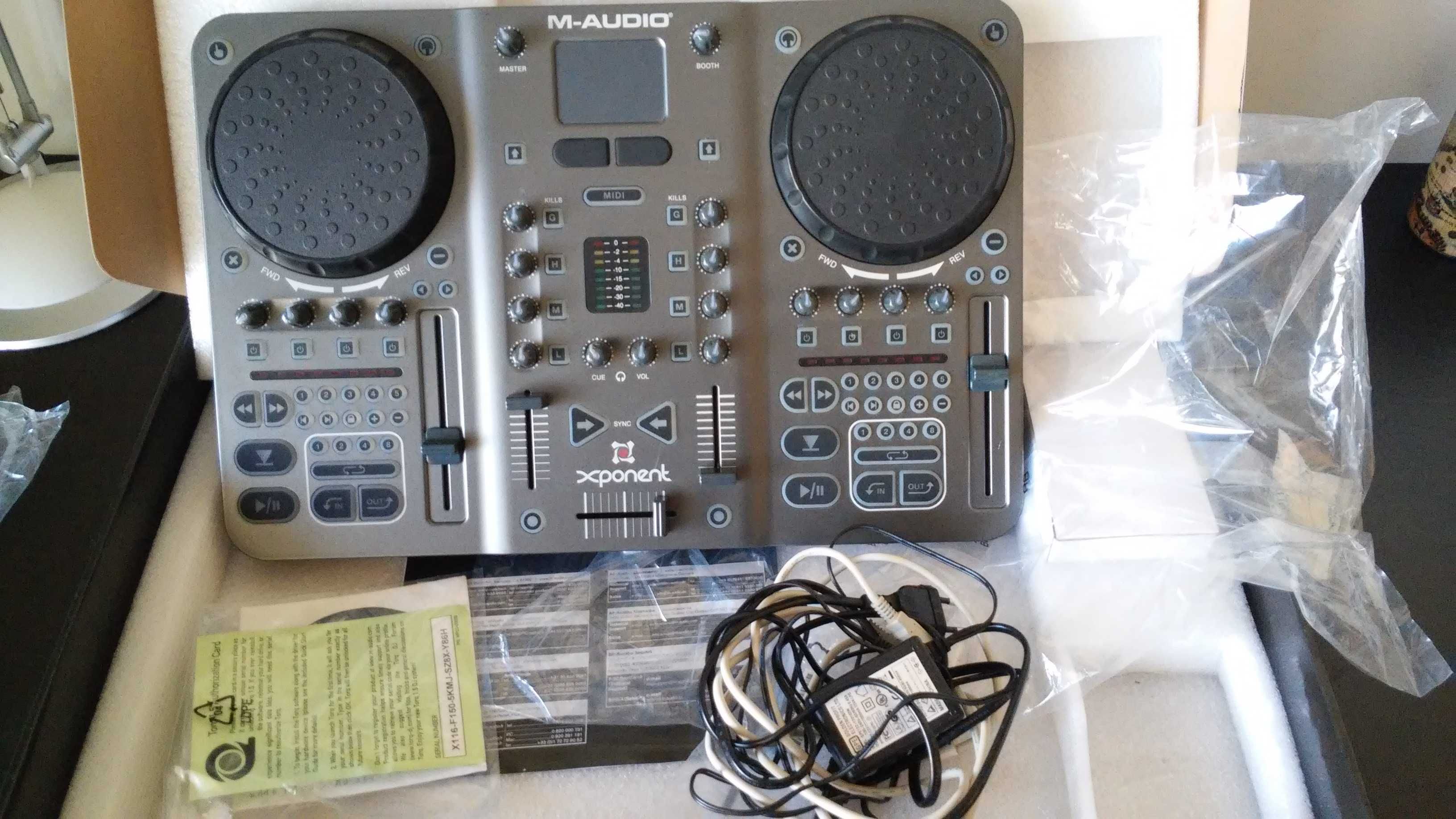 Mesa de Mistura M-AUDIO torq xponent (advanced DJ Performance)