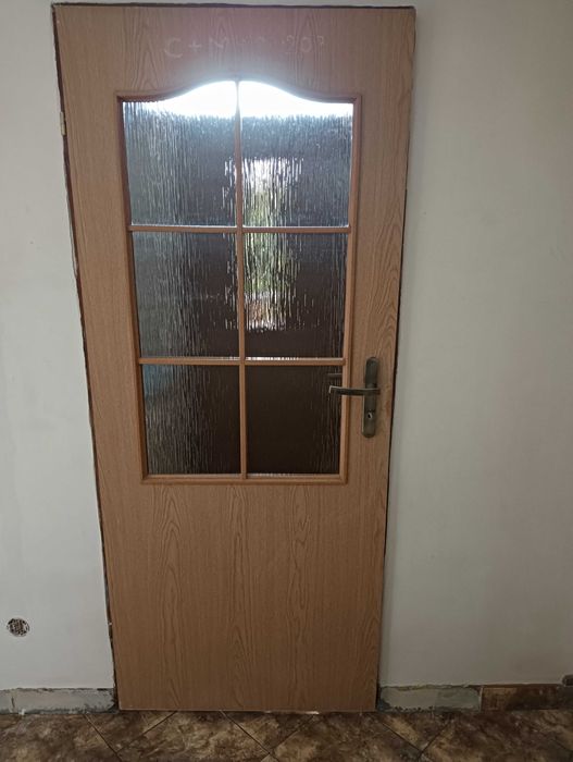 Sprzedam używane drzwi wewnętrzne.