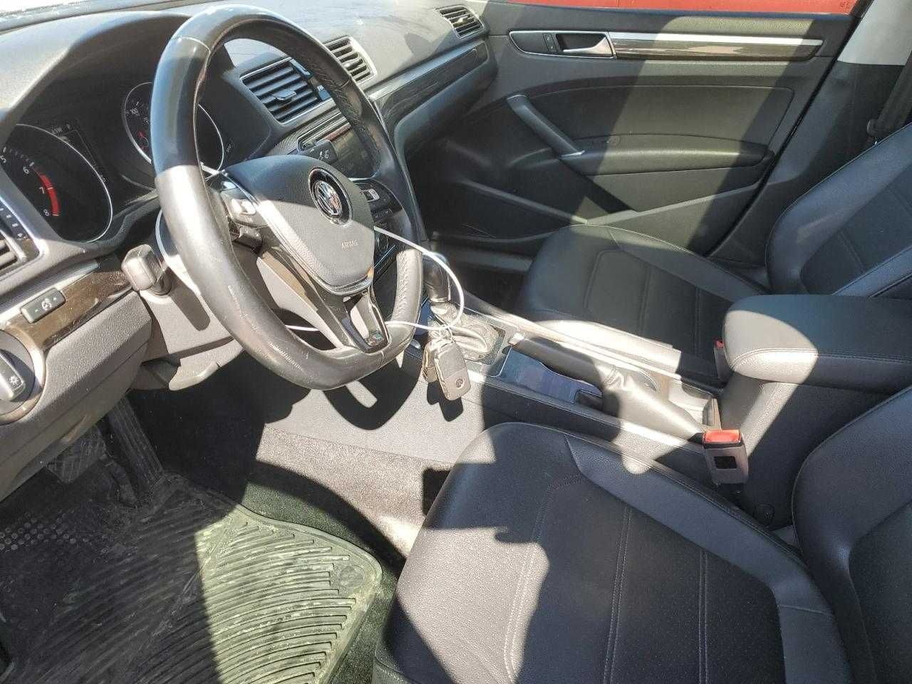 Volkswagen Passat SE 2018