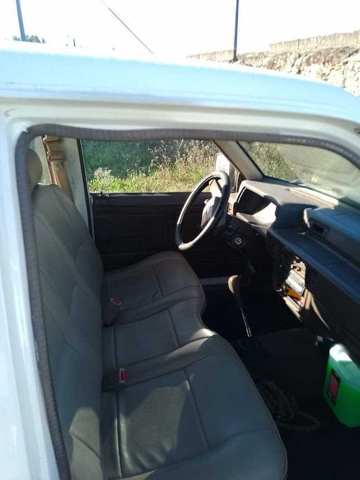 Carrinha Cx Aberta para 5 pessoas