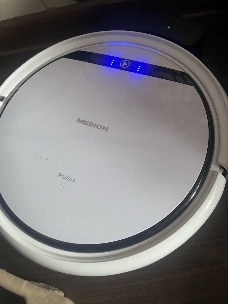 Робот пилосос Medion 18500