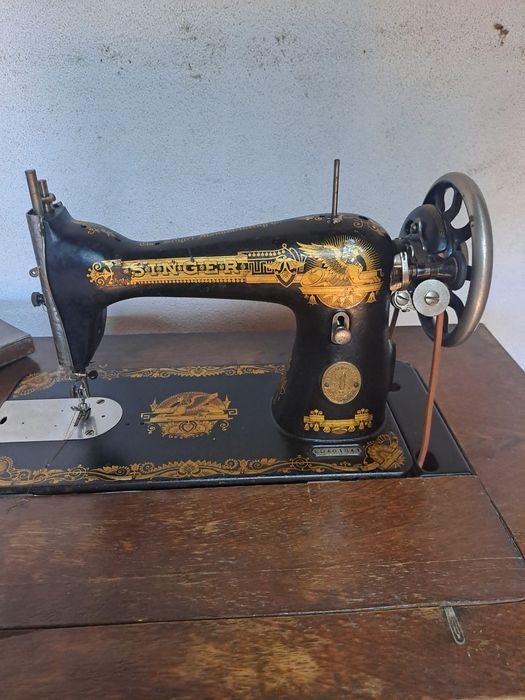 Máquina de Costura Singer n°15 antiga.