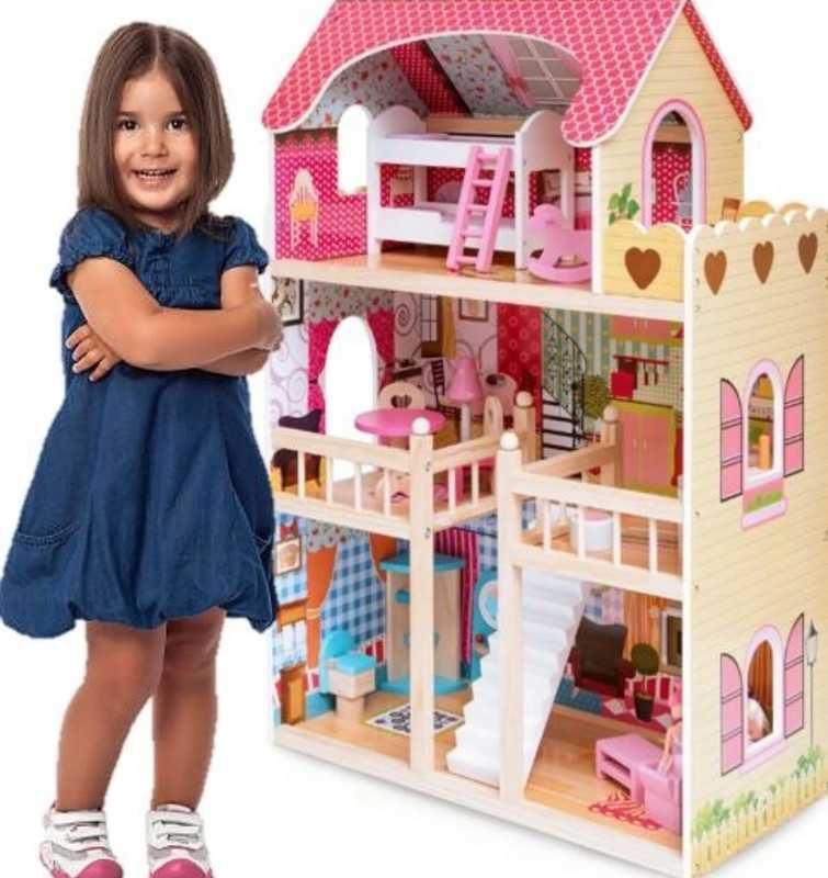 Domek z drewna z mebelkami dla lalek