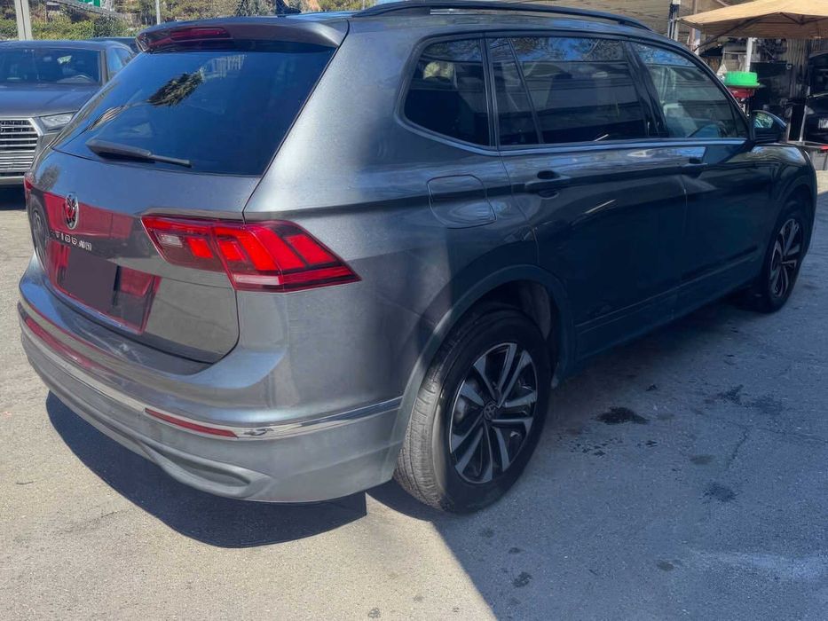 Volkswagen Tiguan S      2022