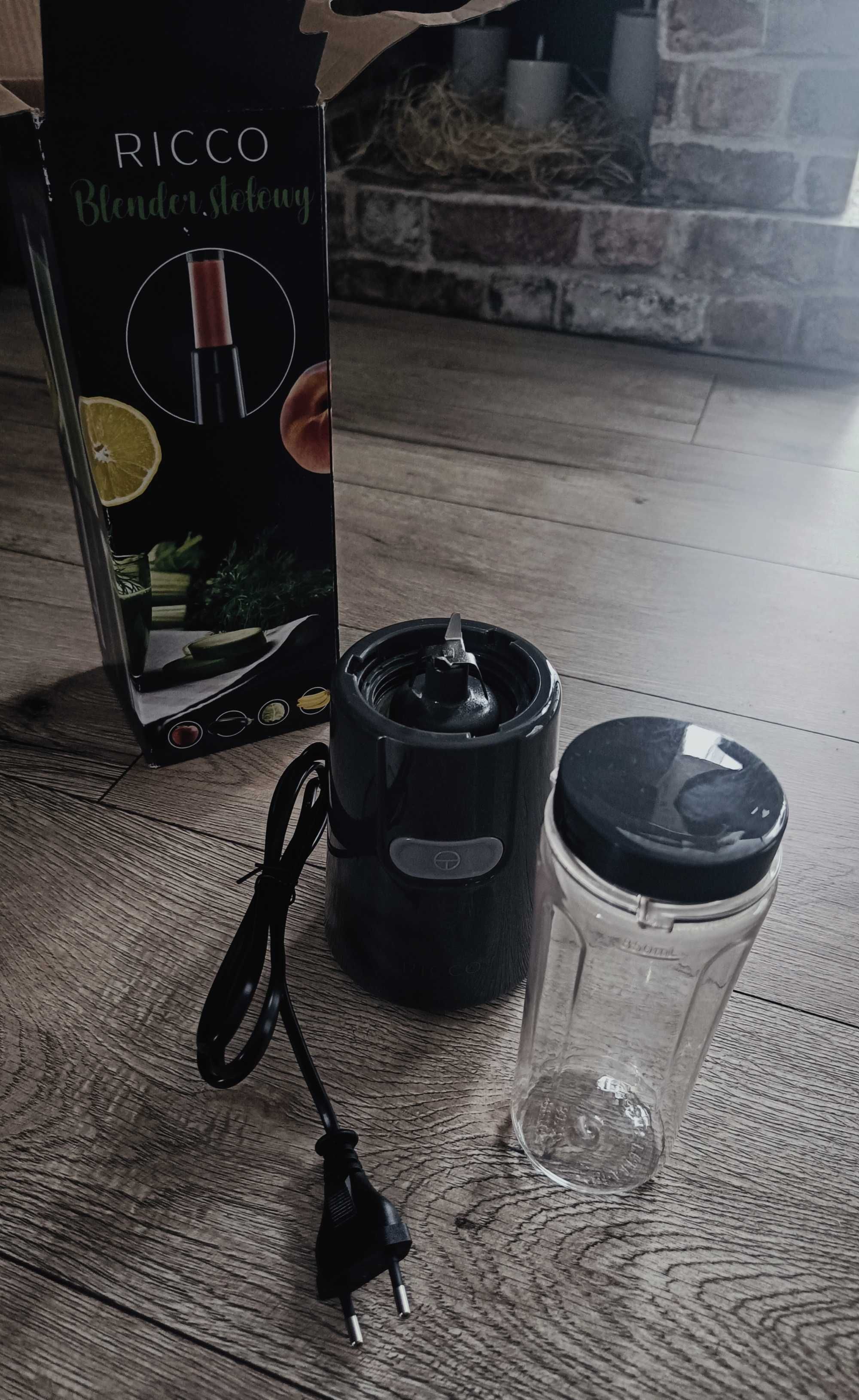 Blender stołowy Ricco