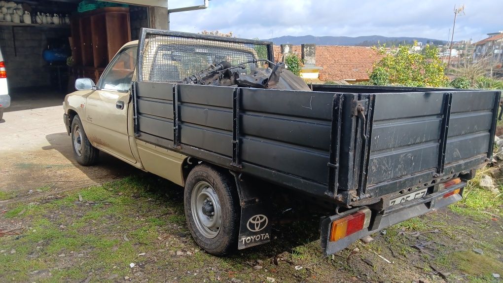 Toyota Hilux 31LN85 
ano 95 e a cilindrada é de 2. 500 em bom es