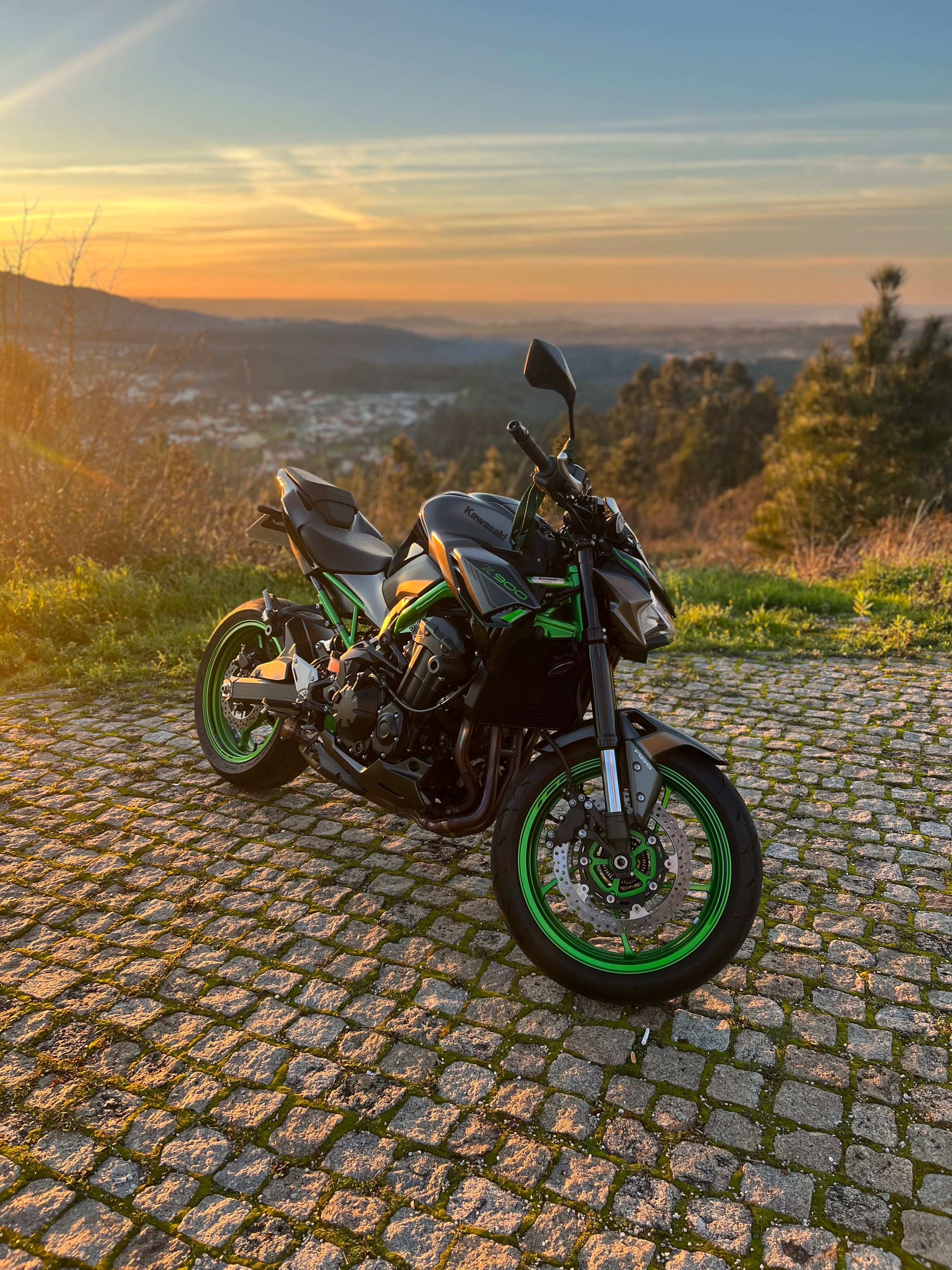 Kawasaki z900 ano 2023