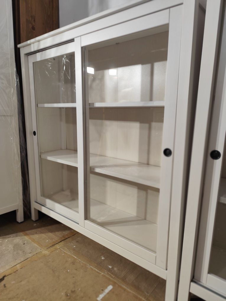 Witryna ikea hemnes