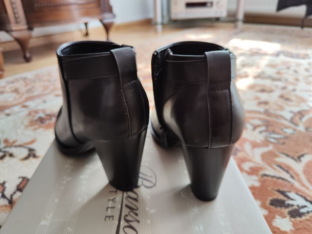 Clara Barson botki na słupku r.35