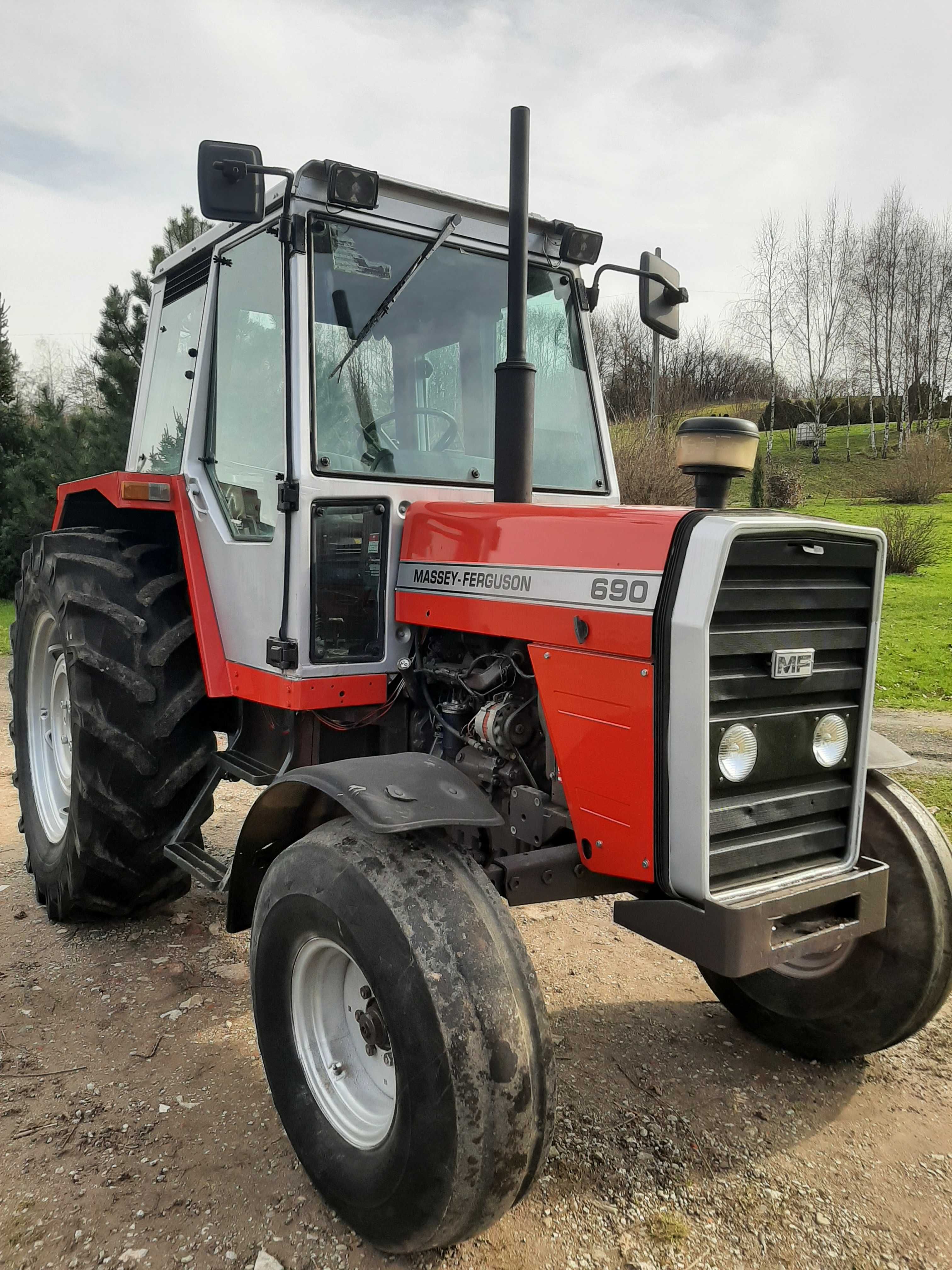 Massey Ferguson 690 2wd