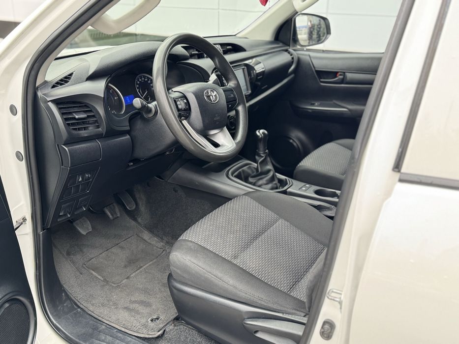 Toyota Hilux 2.4 дизель