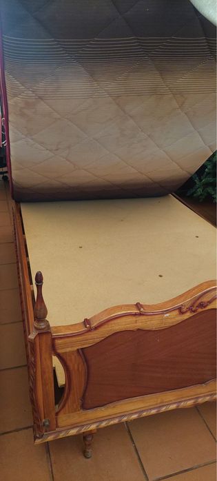 Cama de corpo e meio