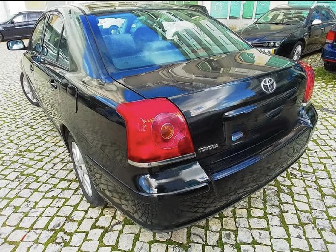 Toyota avensis 1.6 - Top de Gama