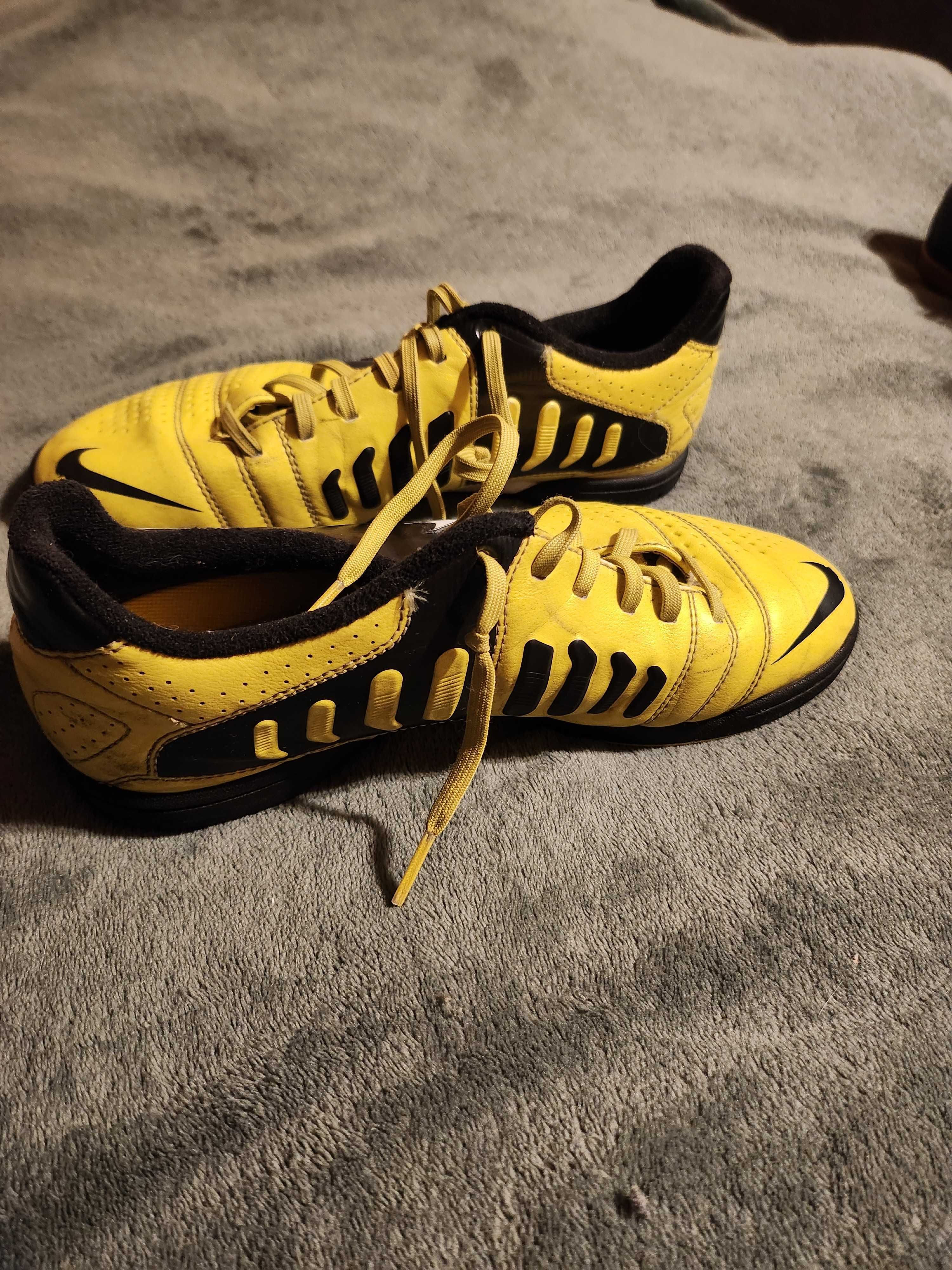 Buty NIKE CTR 360, r.37.5