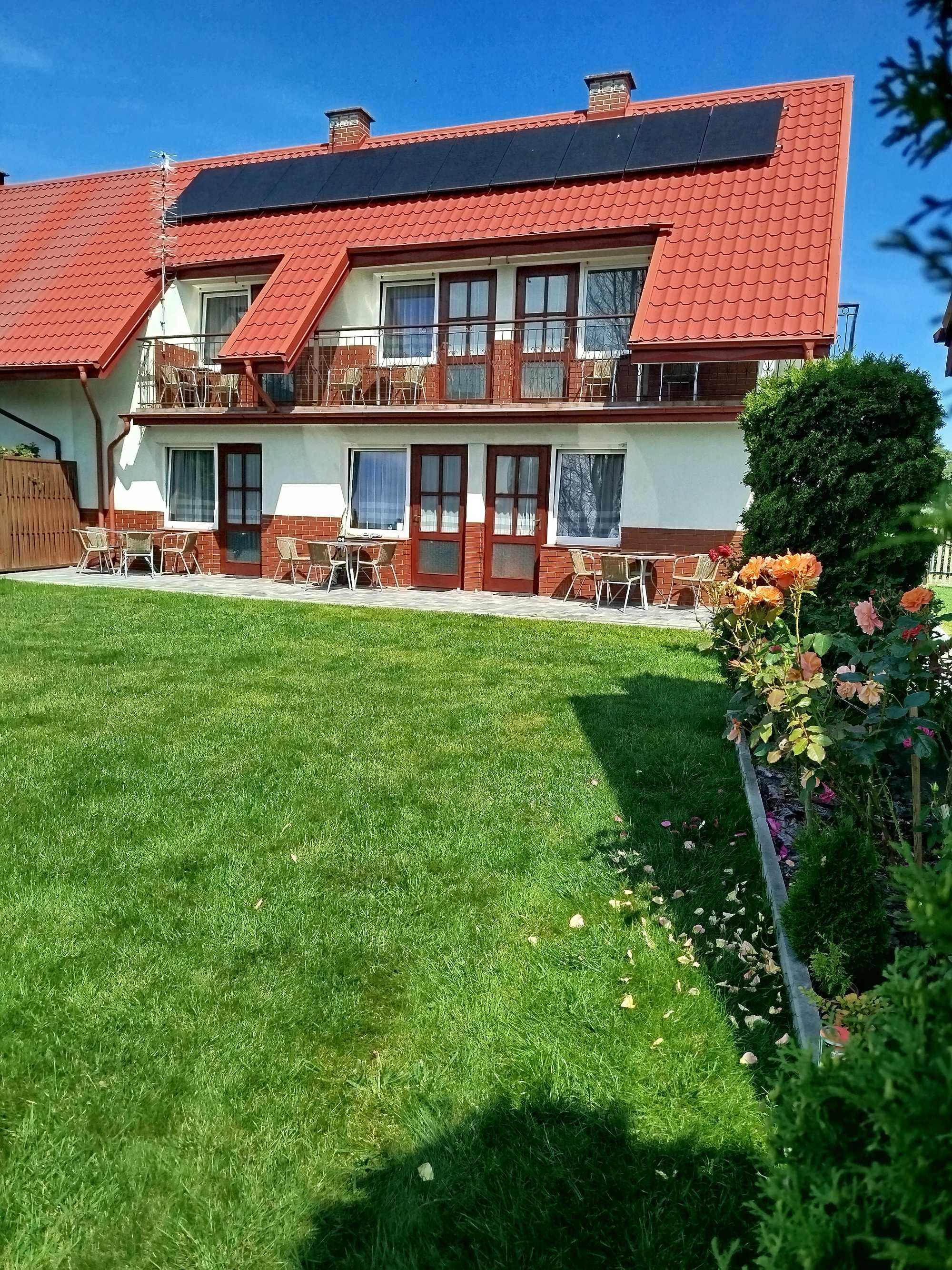 Karwia pokoje gościnne .