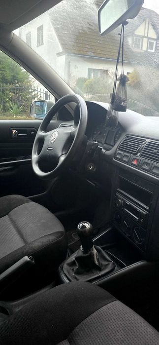 Volkswagen Golf 1.4 benzyna. 2000r
