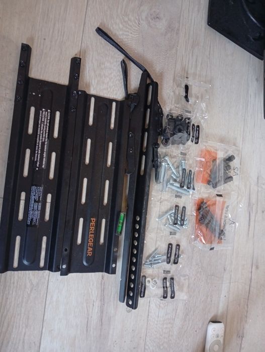 Sprzedam wieszak (uchwyt) na TV do 65 cali