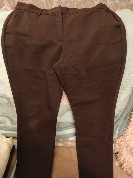 Eleganckie spodnie marki Reserved r.42