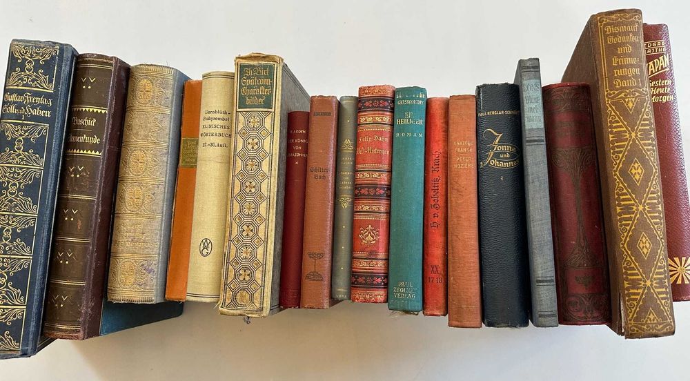 Książki z  XIX i XX wieku  w j. niemieckim 18 tytułów ornamenty
