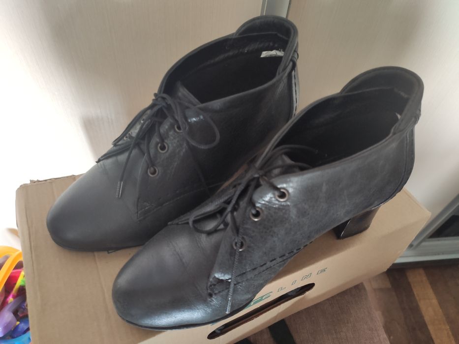 Осінні жіночі ботинки/ботфорди розмір 36