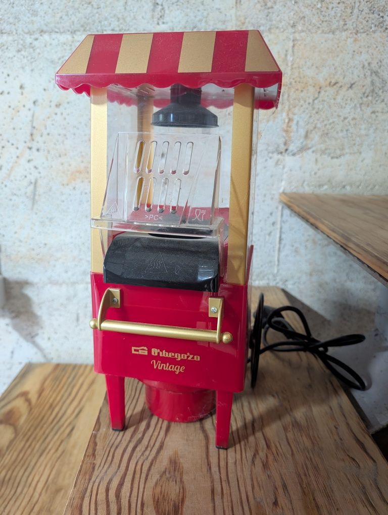 Máquina retro de fazer pipocas