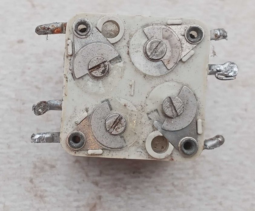 Конденсатор переменной ёмкости КПТ-4/240 пФ