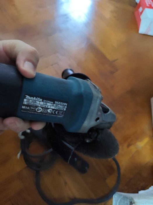 Угловая шлиф машинка  Makita 9555 HN