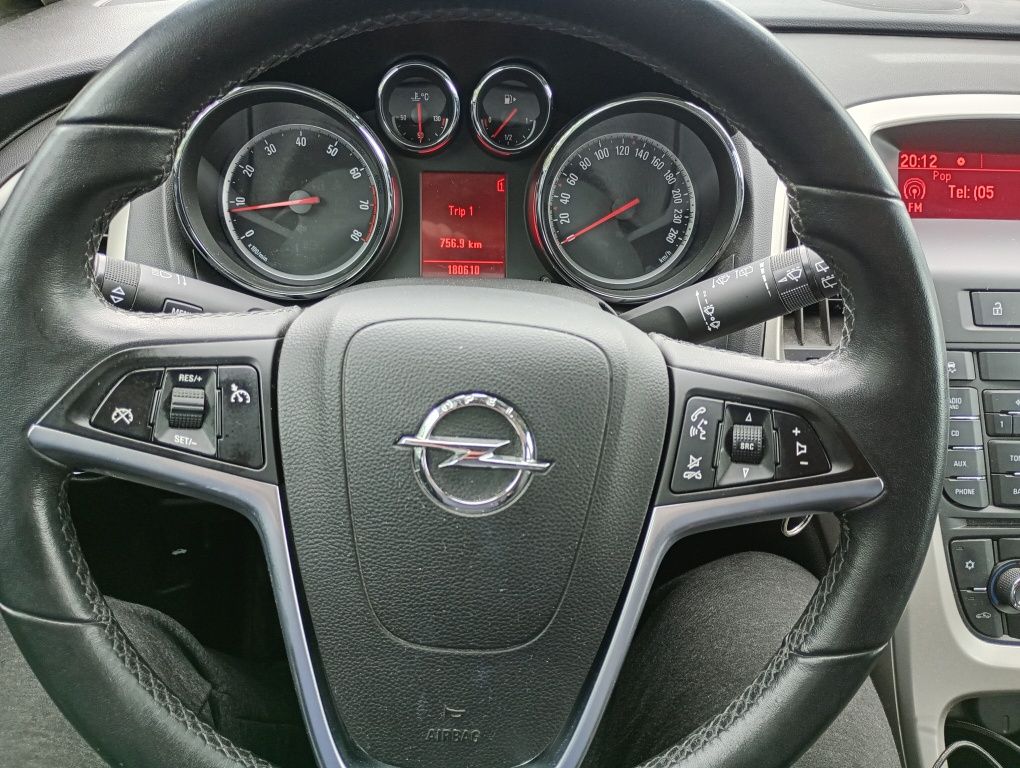 Opel Astra J 2010р. 1.6 115 л.с.